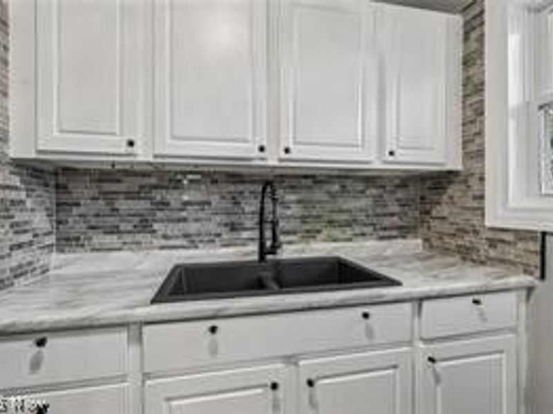 11804 Kensington Avenue, Cleveland, OH 44111 Photo 6