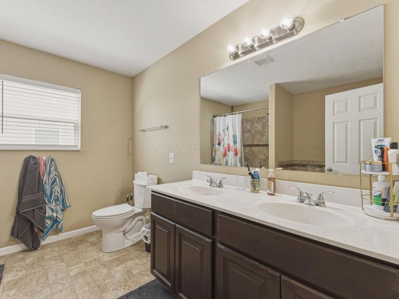 372 Puleo Drive, London, OH 43140 Photo 25