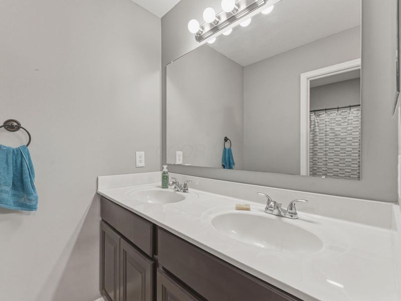 372 Puleo Drive, London, OH 43140 Photo 32