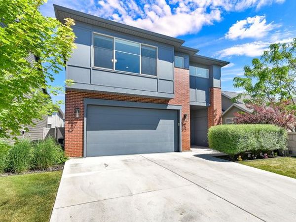 952 W 1910 S, Syracuse, UT 84075