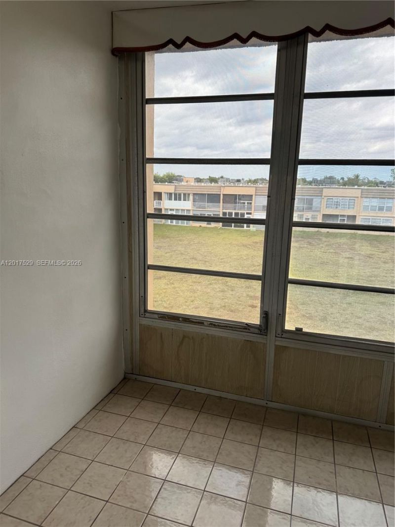 9041 Sunrise Lakes Blvd , Unit 303, Sunrise, FL 33322 Photo
