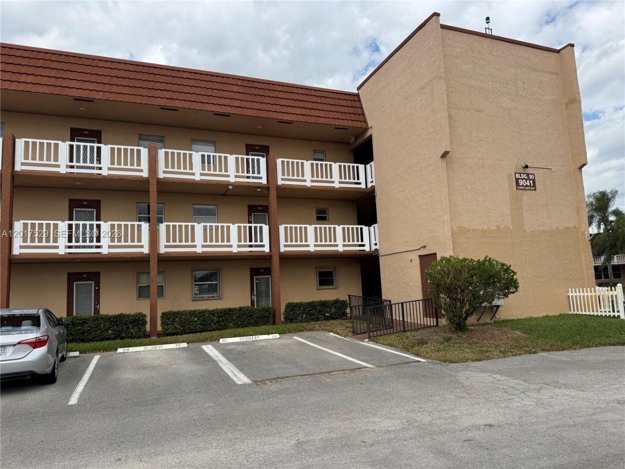 9041 Sunrise Lakes Blvd , Unit 303, Sunrise, FL 33322 Photo