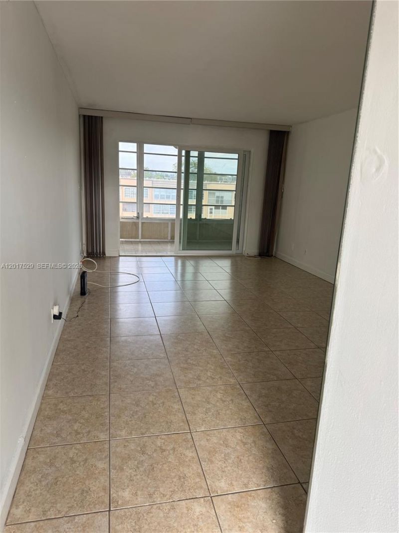 9041 Sunrise Lakes Blvd , Unit 303, Sunrise, FL 33322 Photo