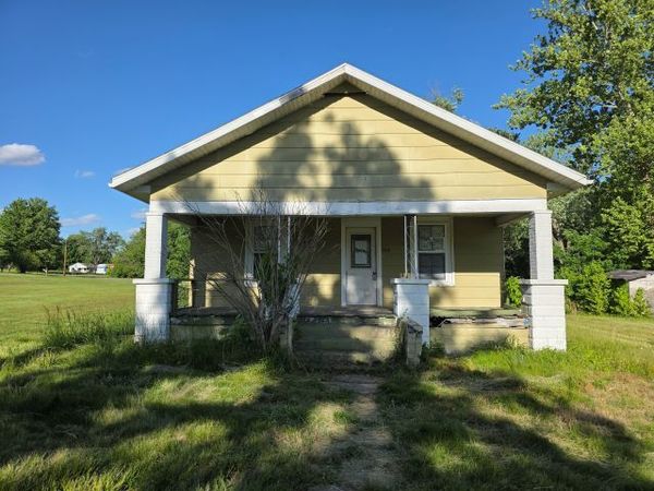 905 Mcclintock Avenue , Johnston City, IL 62951