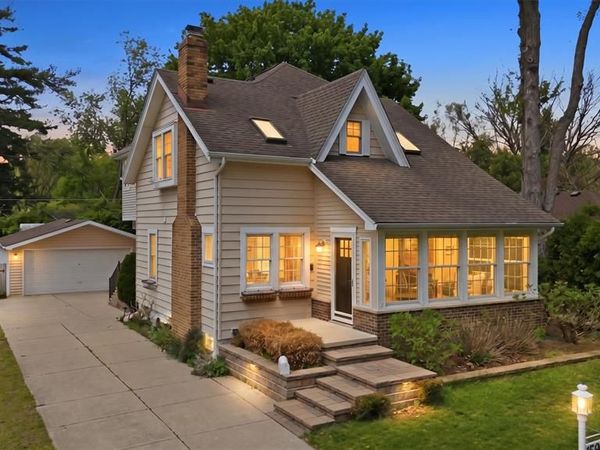 15965 Whitby Street, Livonia, MI 48154