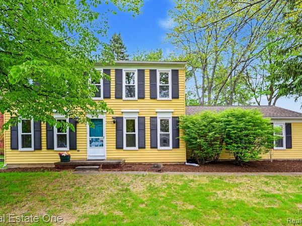 4923 Stamford Drive, West Bloomfield Twp, MI 48323