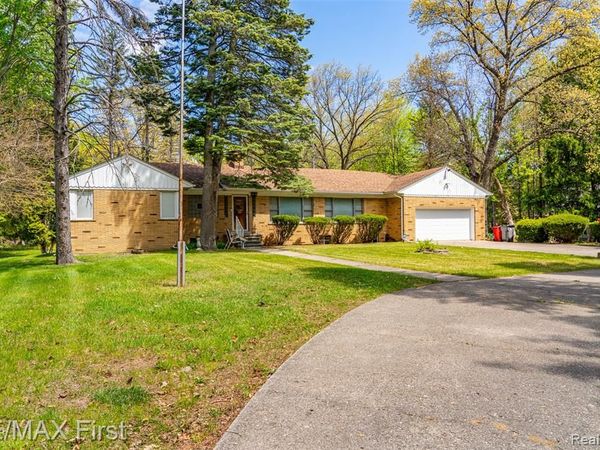 17397 Millar Road, Clinton Twp, MI 48036