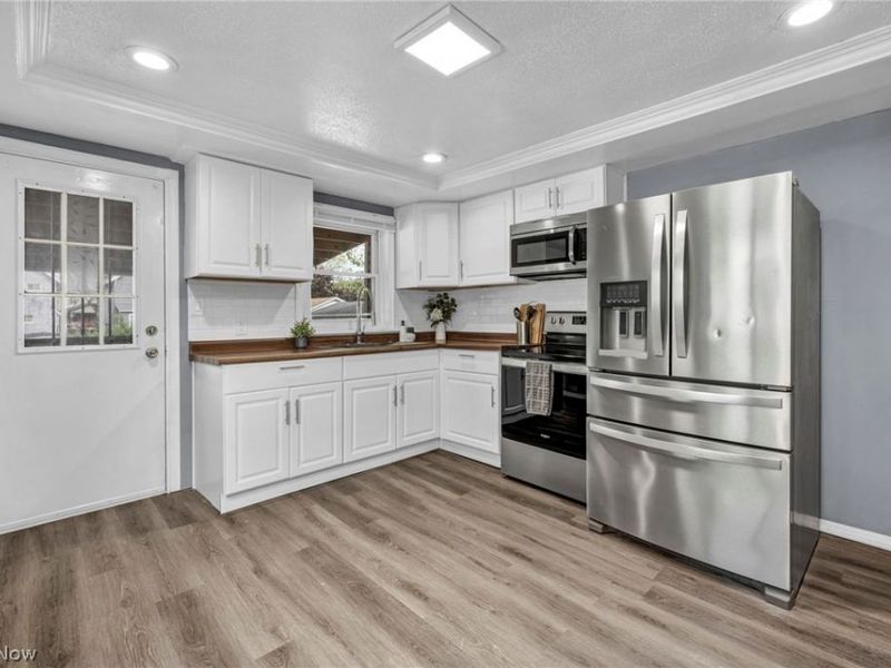 961 N Howard Street , Akron, OH 44310 Photo 13