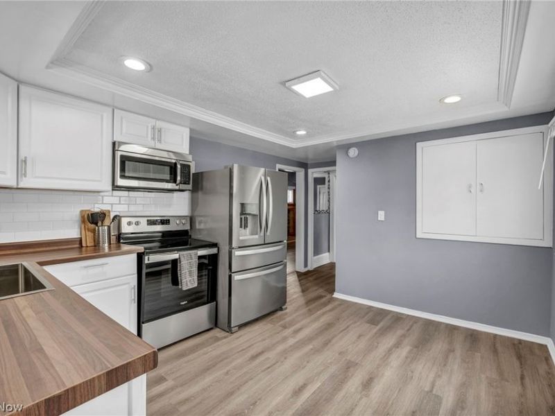 961 N Howard Street , Akron, OH 44310 Photo 14