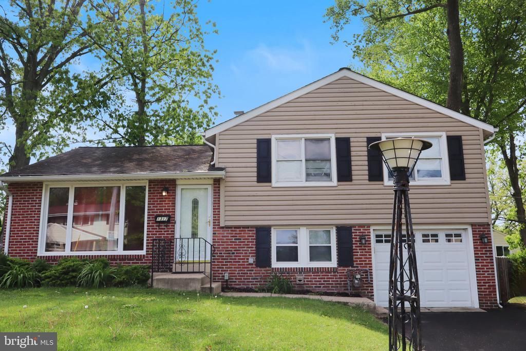 1317 FITZWATERTOWN ROAD, ABINGTON, PA 19001