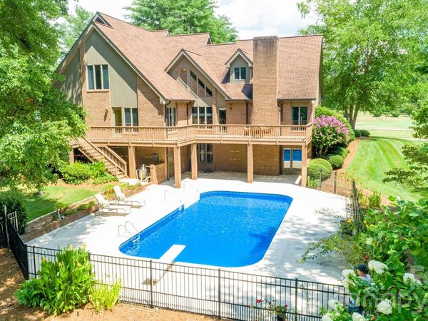 536 Innisbrook Drive , Statesville, NC 28625
