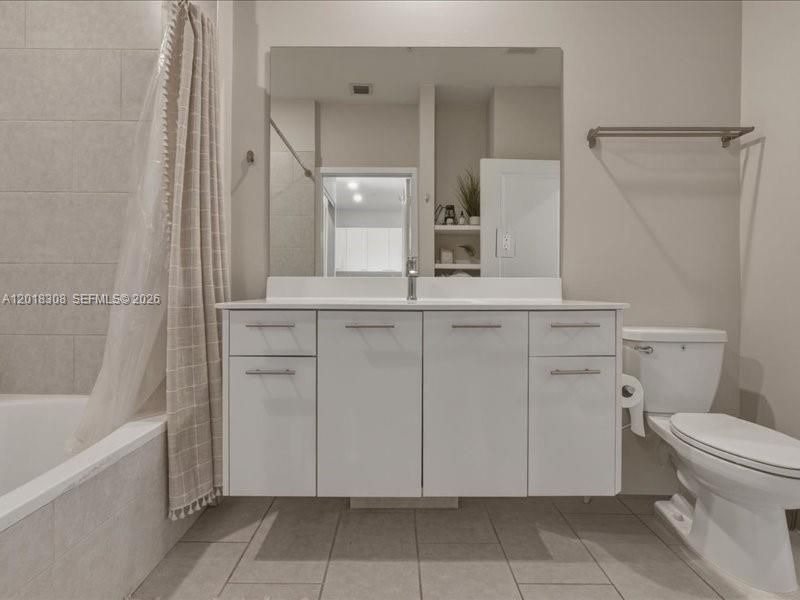 8201 NW 41st St , Unit D-205, Doral, FL 33166 Photo