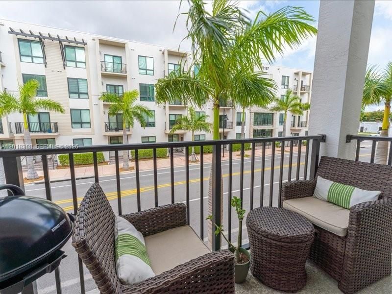 8201 NW 41st St , Unit D-205, Doral, FL 33166 Photo