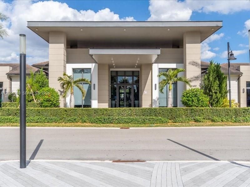 8201 NW 41st St , Unit D-205, Doral, FL 33166 Photo