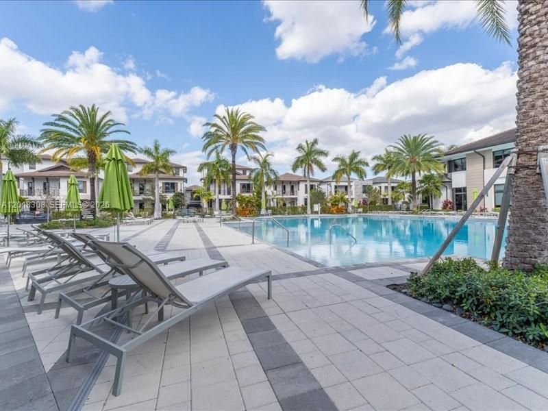 8201 NW 41st St , Unit D-205, Doral, FL 33166 Photo