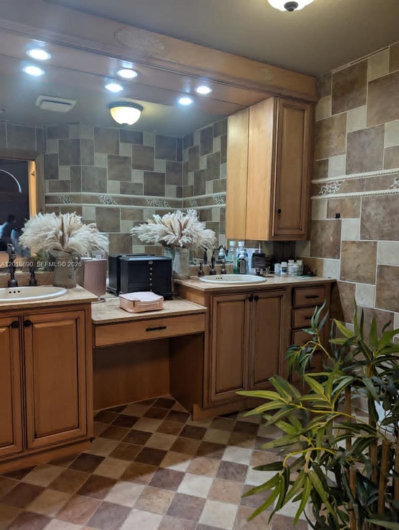 2608 NW 79th Ave , Margate, FL 33063 Photo