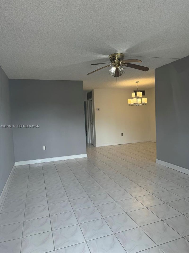 20320 NE 2nd Ave , Unit 12, Miami Gardens, FL 33179 Photo