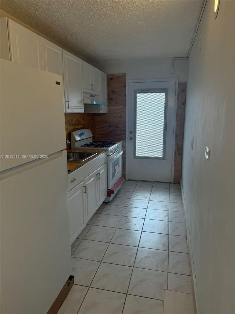 20320 NE 2nd Ave , Unit 12, Miami Gardens, FL 33179 Photo