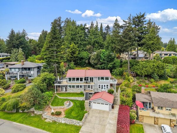 8750 Pender Park Dr , North Saanich, BC V8L 3Z5