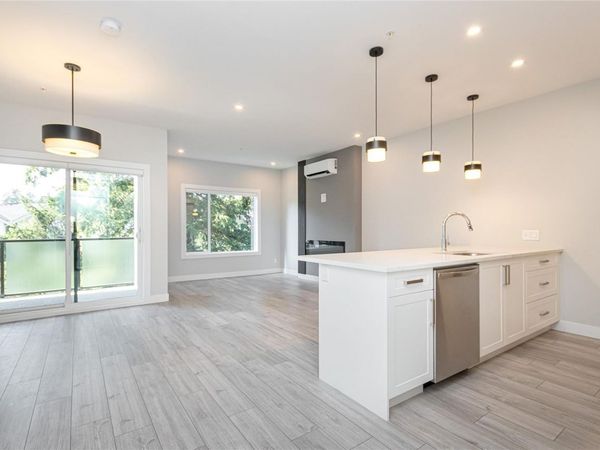 924 Jenkins Ave, Unit #305, Langford, BC V9B 2N7