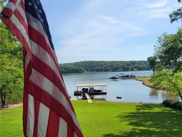 30850 Settlers Lane, Edwards, MO 65326