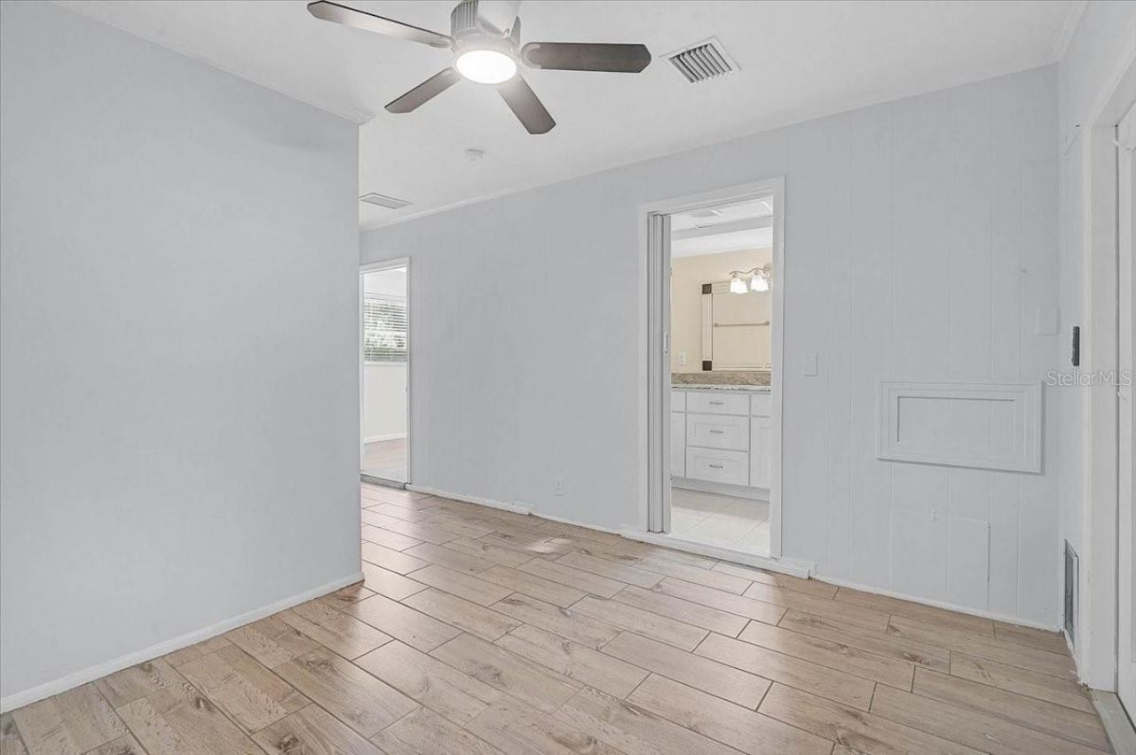 345 S Tuttle Avenue , Sarasota, FL 34237 Photo