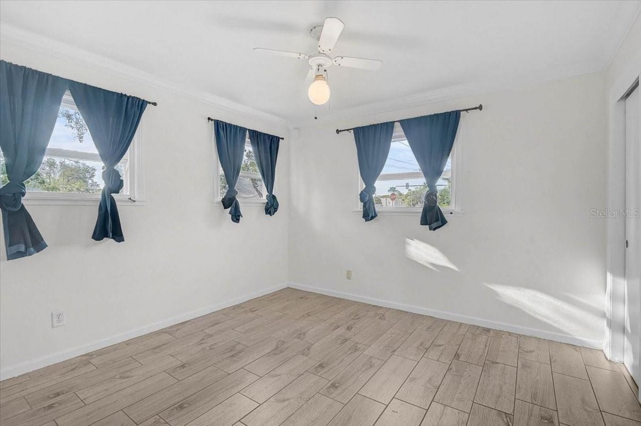 345 S Tuttle Avenue , Sarasota, FL 34237 Photo