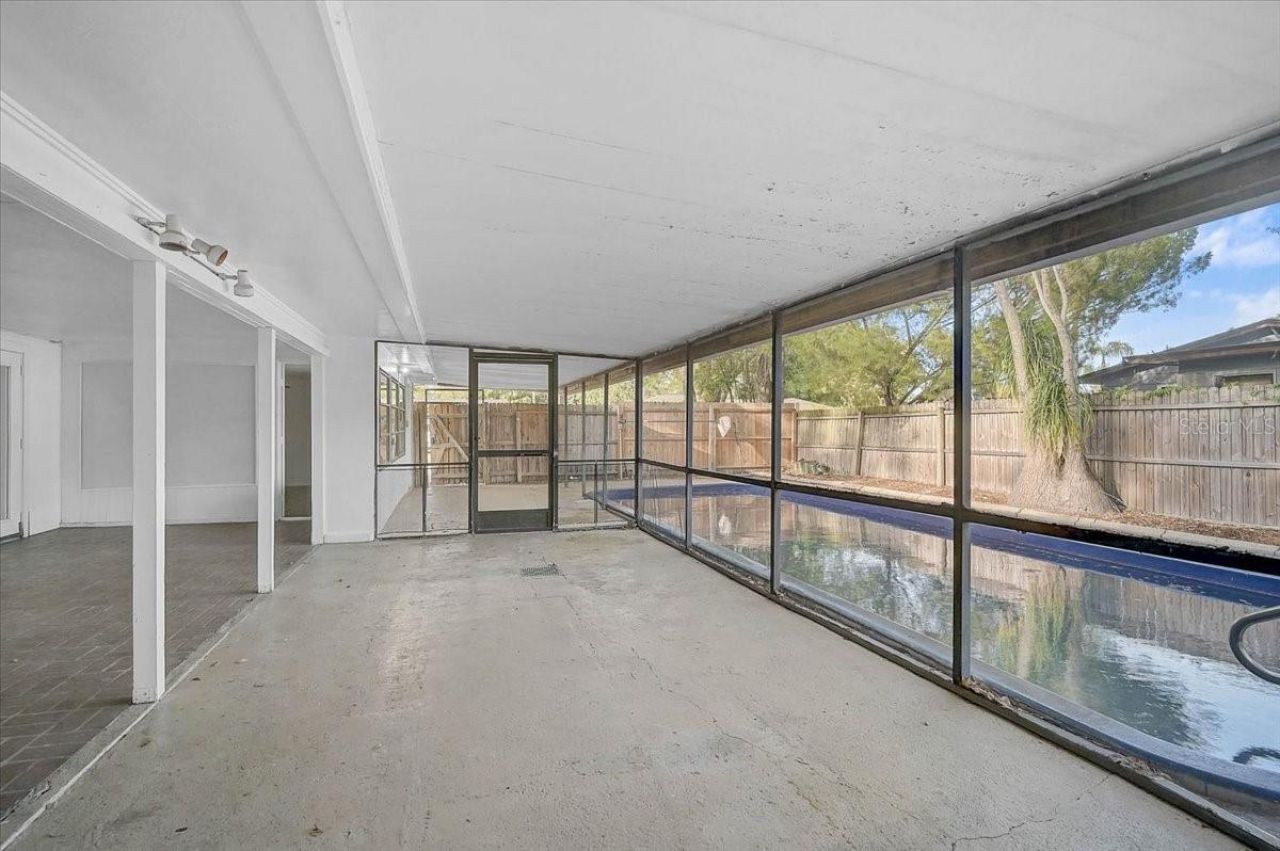 345 S Tuttle Avenue , Sarasota, FL 34237 Photo