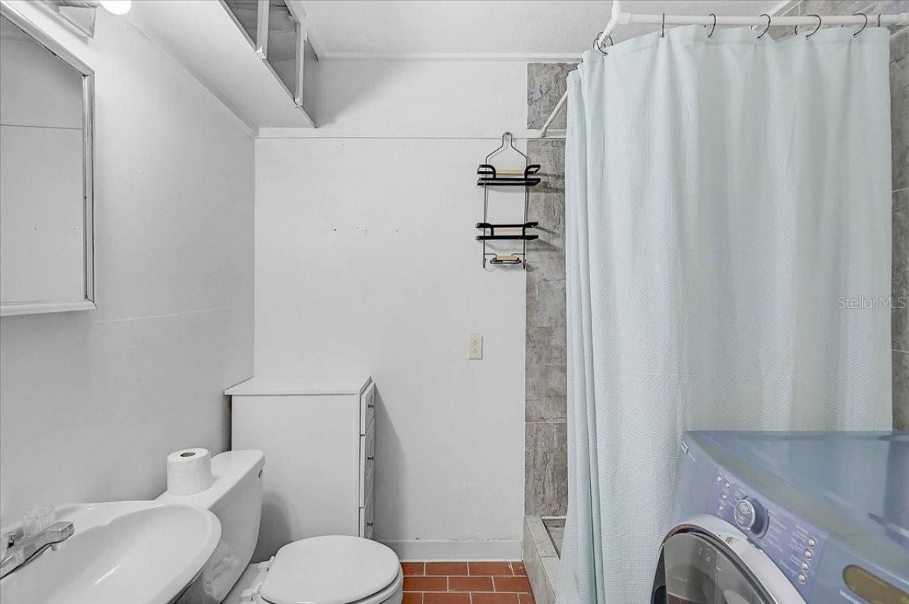 345 S Tuttle Avenue , Sarasota, FL 34237 Photo