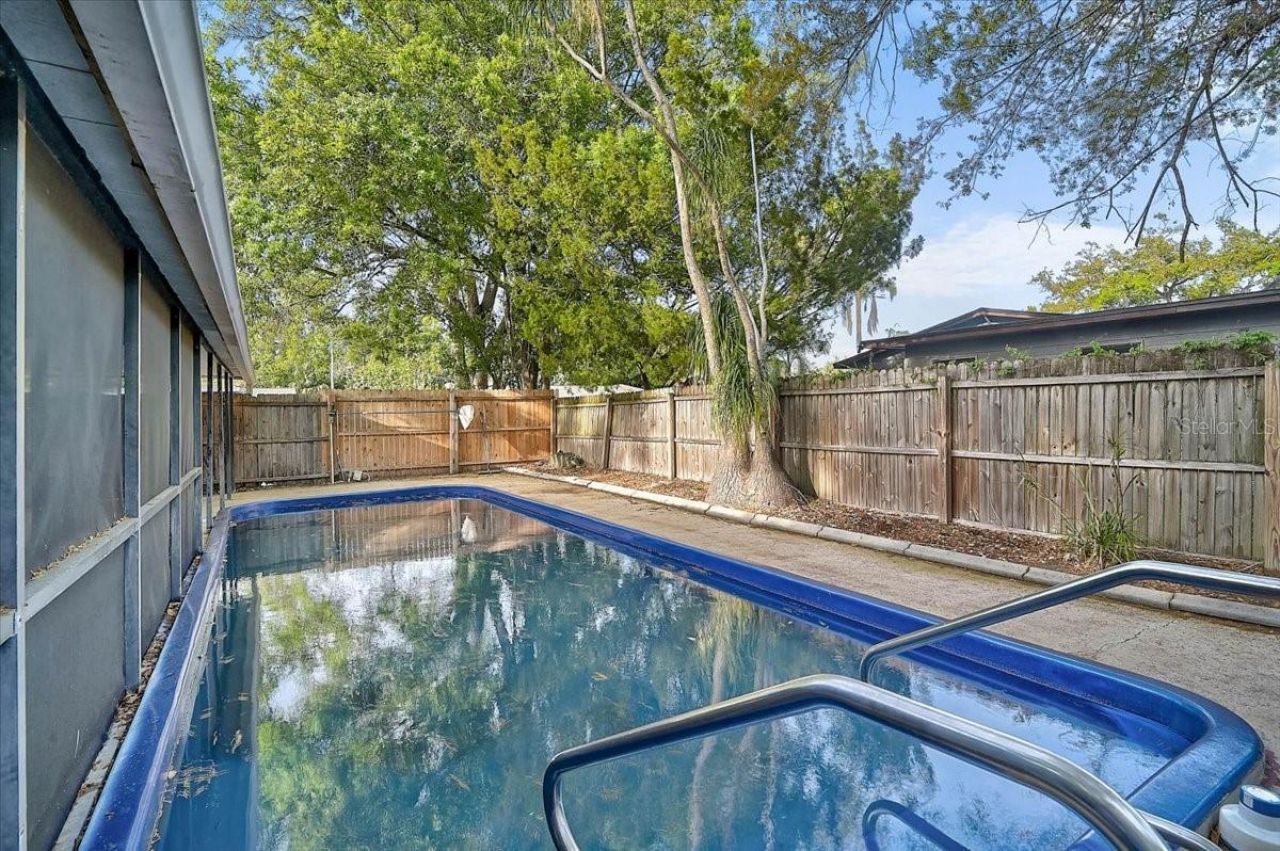 345 S Tuttle Avenue , Sarasota, FL 34237 Photo