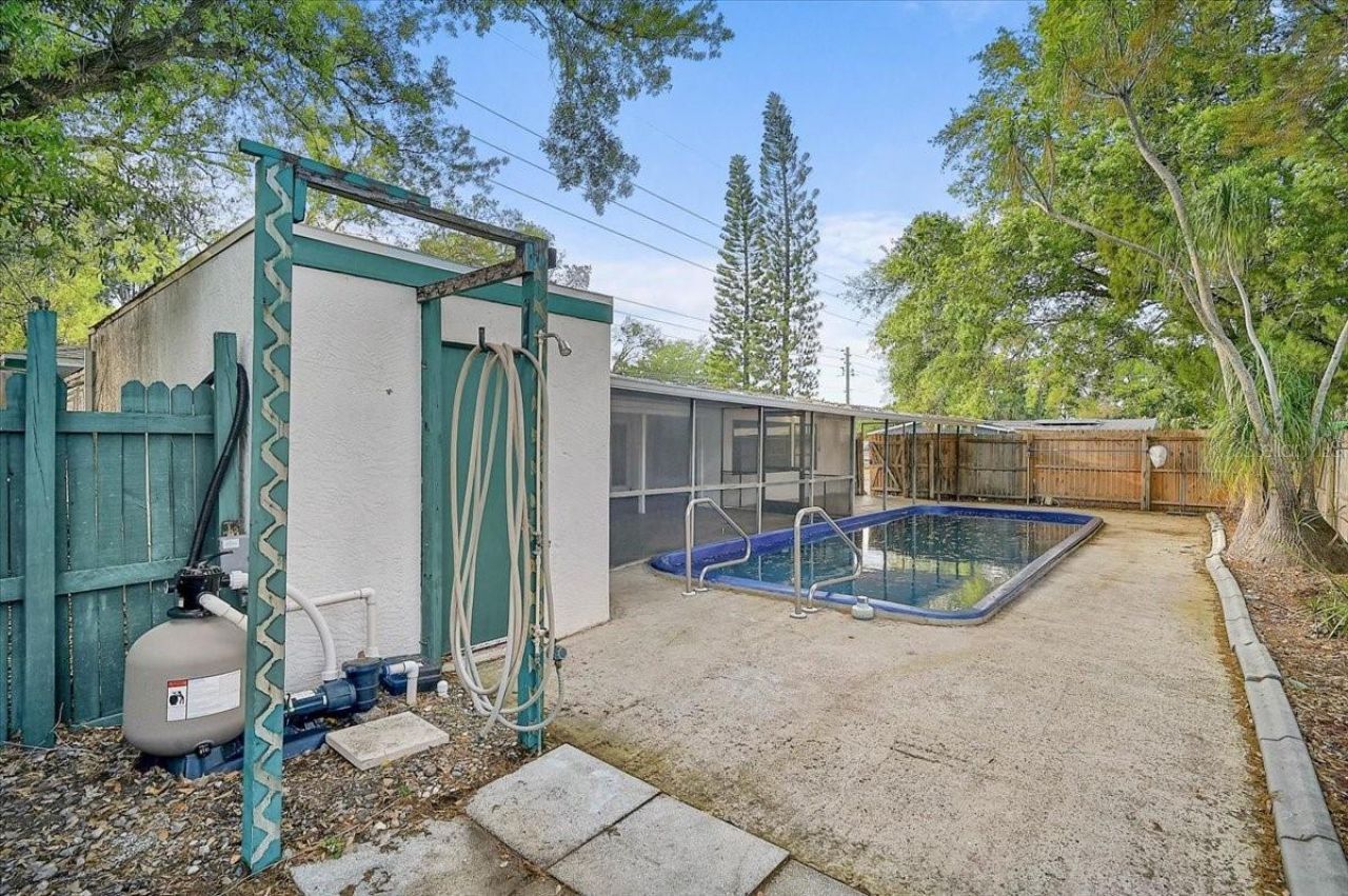 345 S Tuttle Avenue , Sarasota, FL 34237 Photo