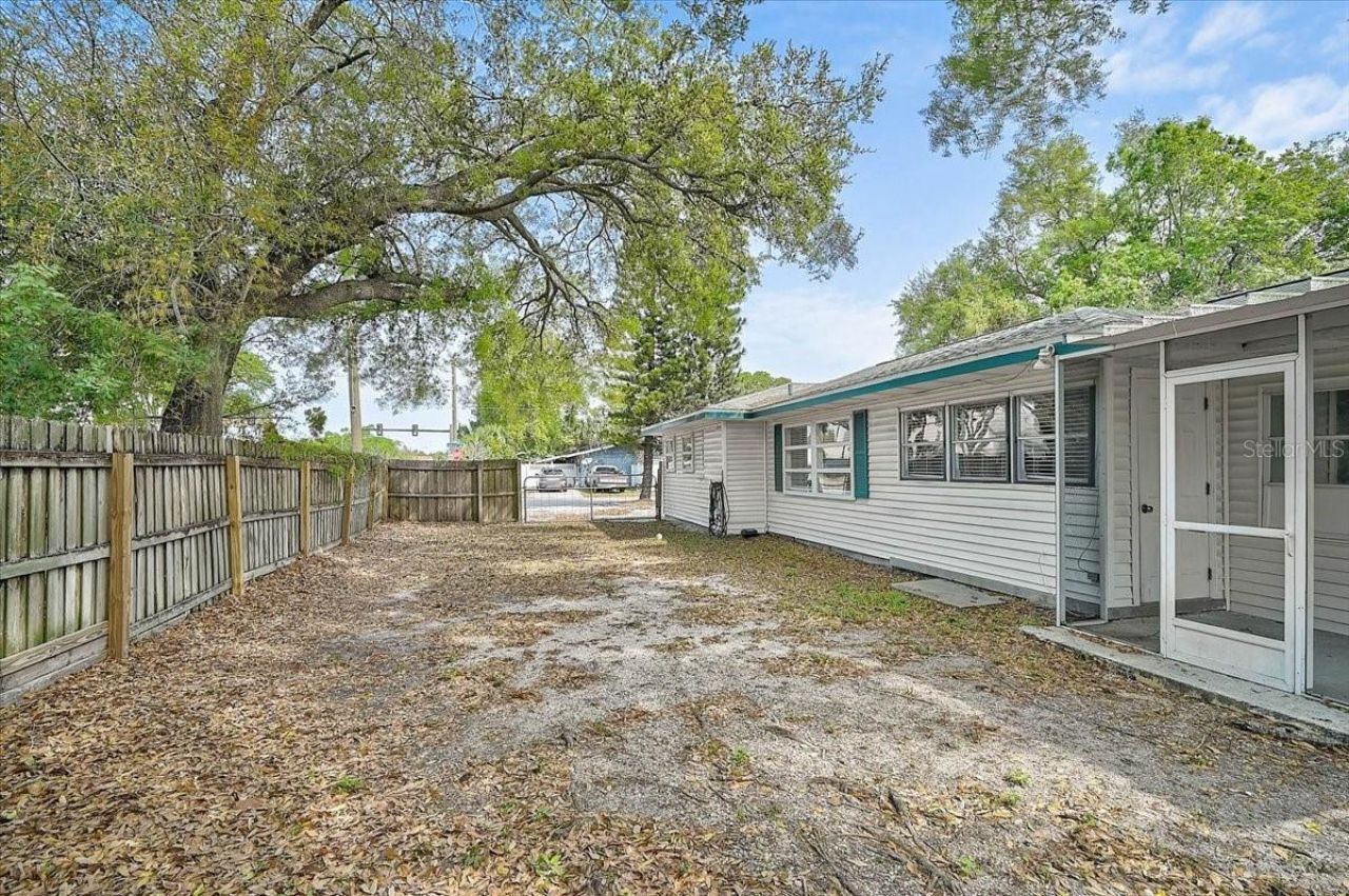 345 S Tuttle Avenue , Sarasota, FL 34237 Photo