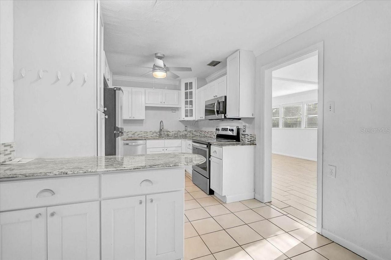 345 S Tuttle Avenue , Sarasota, FL 34237 Photo