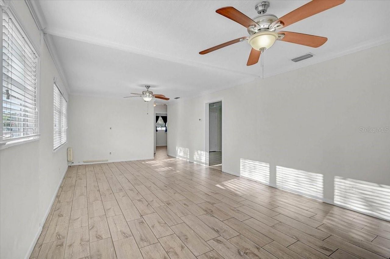 345 S Tuttle Avenue , Sarasota, FL 34237 Photo