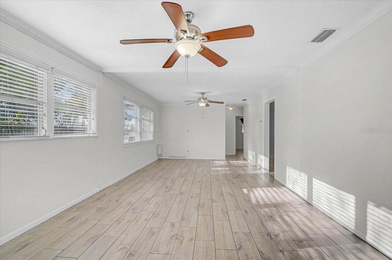 345 S Tuttle Avenue , Sarasota, FL 34237 Photo