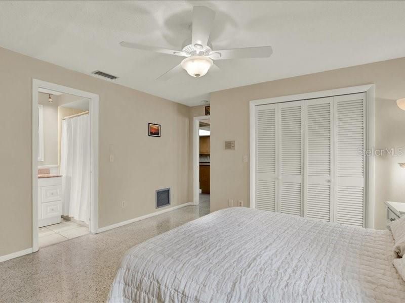 11235 Apache Place , Largo, FL 33774 Photo