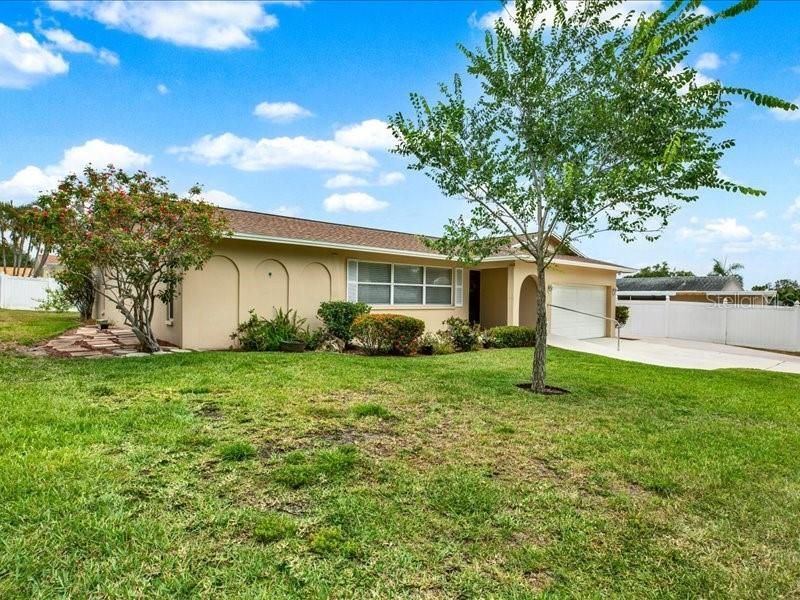11235 Apache Place , Largo, FL 33774 Photo