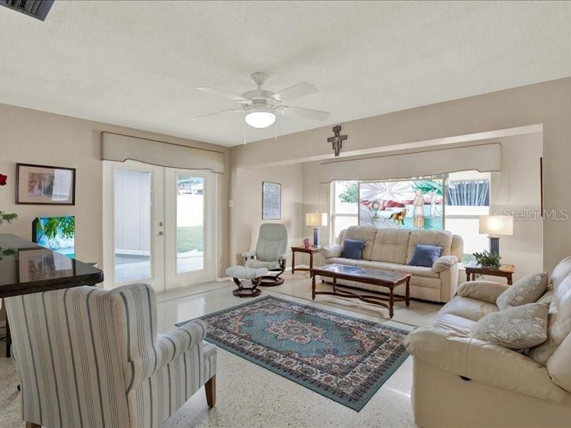 11235 Apache Place , Largo, FL 33774 Photo