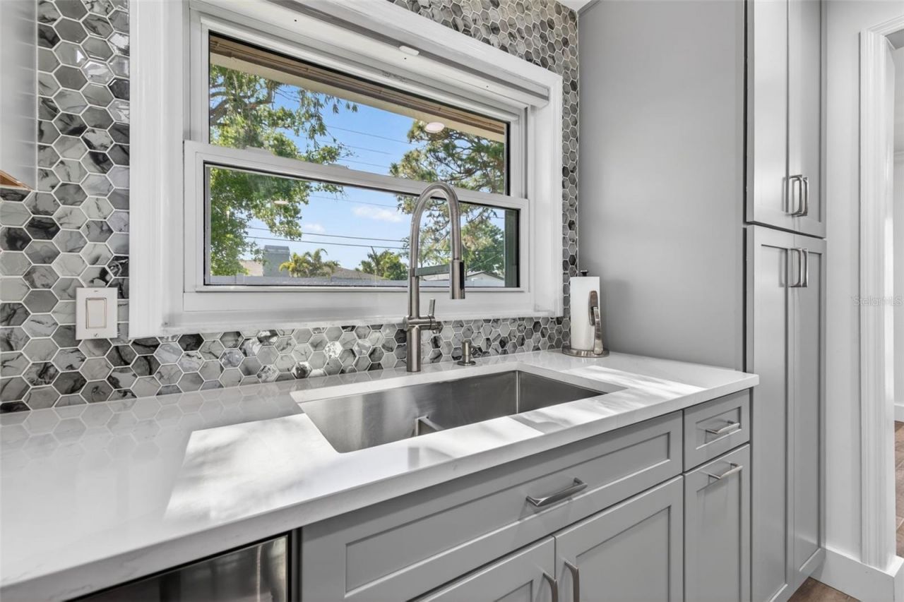 1501 N Dakota Avenue Ne, Saint Petersburg, FL 33703 Photo