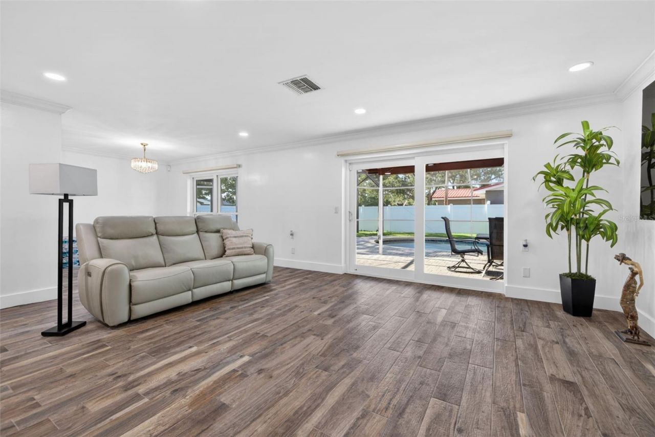 1501 N Dakota Avenue Ne, Saint Petersburg, FL 33703 Photo