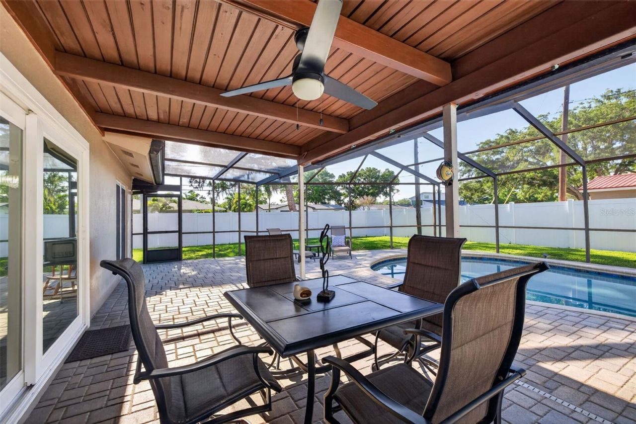 1501 N Dakota Avenue Ne, Saint Petersburg, FL 33703 Photo