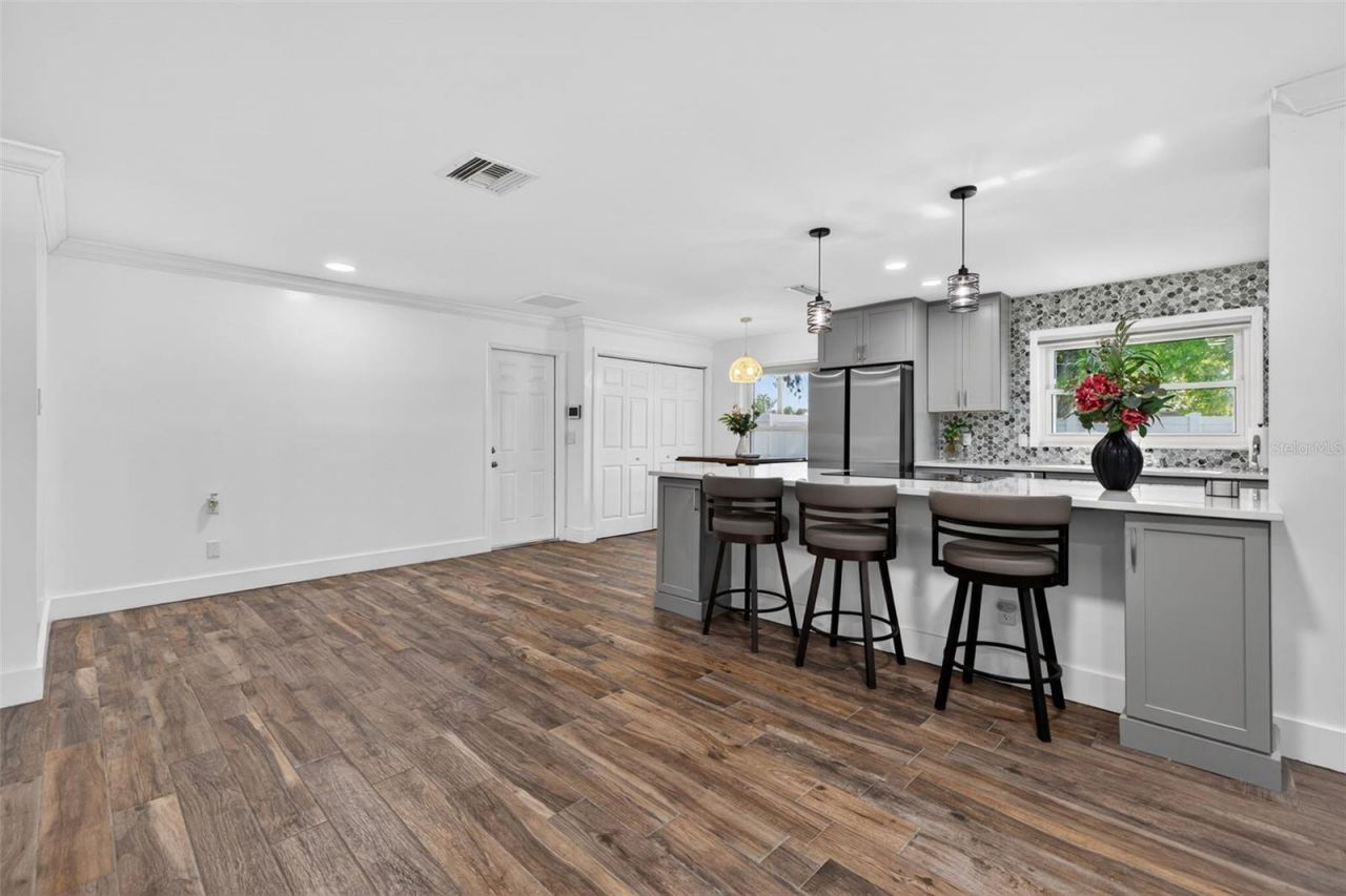 1501 N Dakota Avenue Ne, Saint Petersburg, FL 33703 Photo