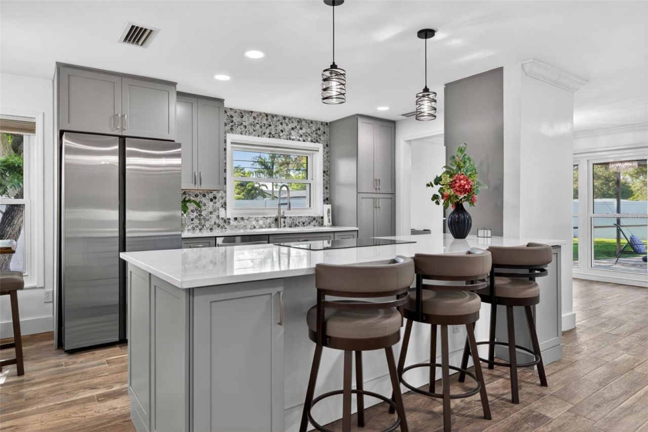 1501 N Dakota Avenue Ne, Saint Petersburg, FL 33703 Photo