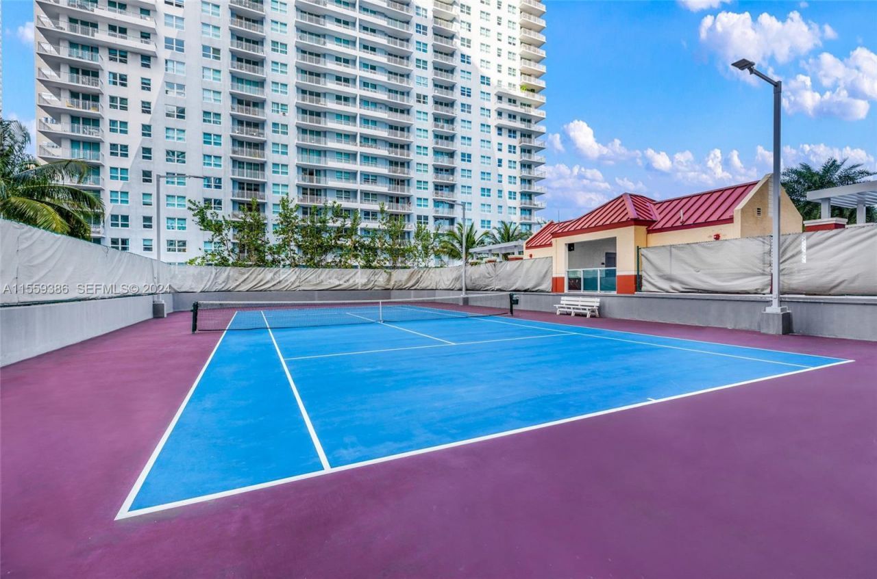 1155 Brickell Bay Drive, Unit 2207, Miami, FL 33131 Photo