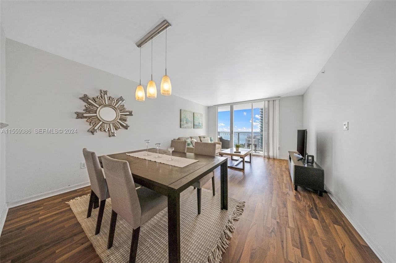 1155 Brickell Bay Drive, Unit 2207, Miami, FL 33131 Photo