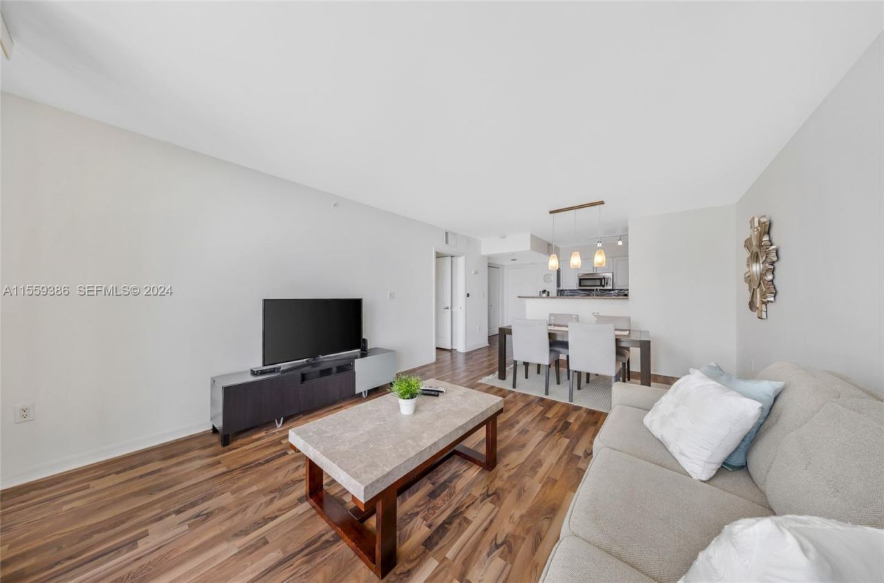 1155 Brickell Bay Drive, Unit 2207, Miami, FL 33131 Photo