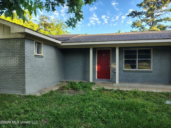9424 Daisy Vestry Road, Biloxi, MS 39532