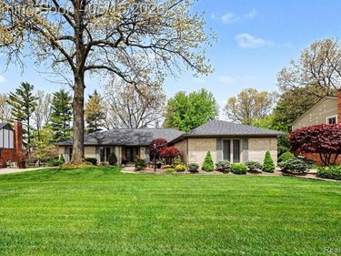 11921 Raintree Court, Shelby Twp, MI 48315