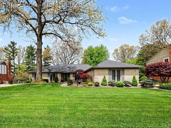11921 Raintree Court, Shelby Twp, MI 48315
