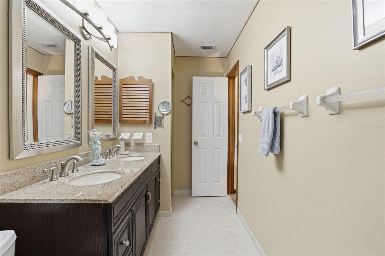 710 SW 77th Terrace , Gainesville, FL 32607 Photo
